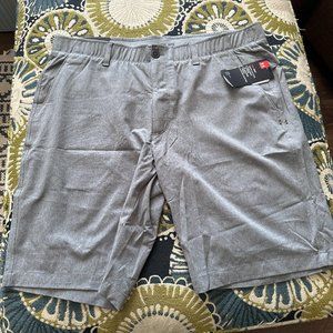 *NWT* Under Armour Golf Shorts